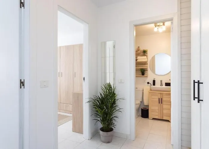 Ocean Breeze,pool,easy Parking,chill Out Appartement