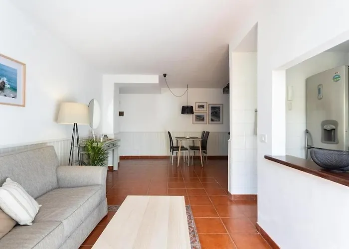 Apartment Ocean Breeze,pool,easy Parking,chill Out