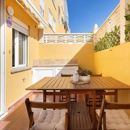 Ocean Breeze,pool,easy Parking,chill Out Апартаменты *